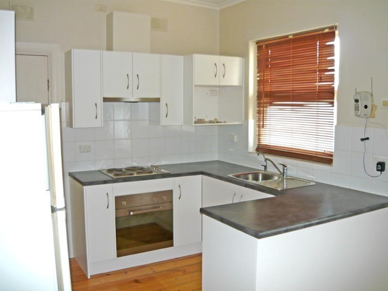 14 Centre Street, Largs Bay SA 5016