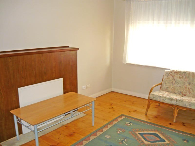 14 Centre Street, Largs Bay SA 5016