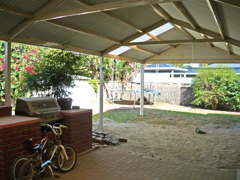 41 NEWCOMBE Avenue, West Lakes Shore SA 5020