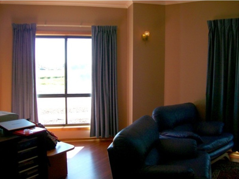 1 Parkview Street, Burton SA 5110