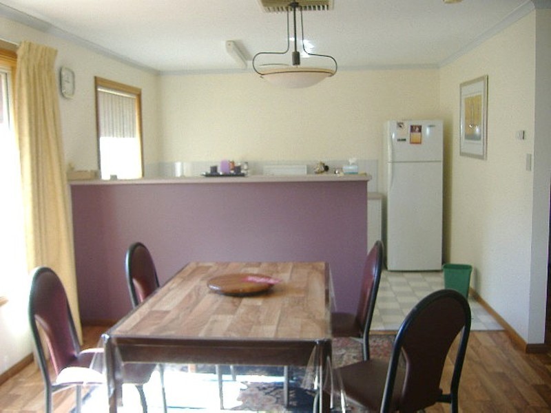 1/8 Swallow Crescent, Parafield Gardens SA 5107