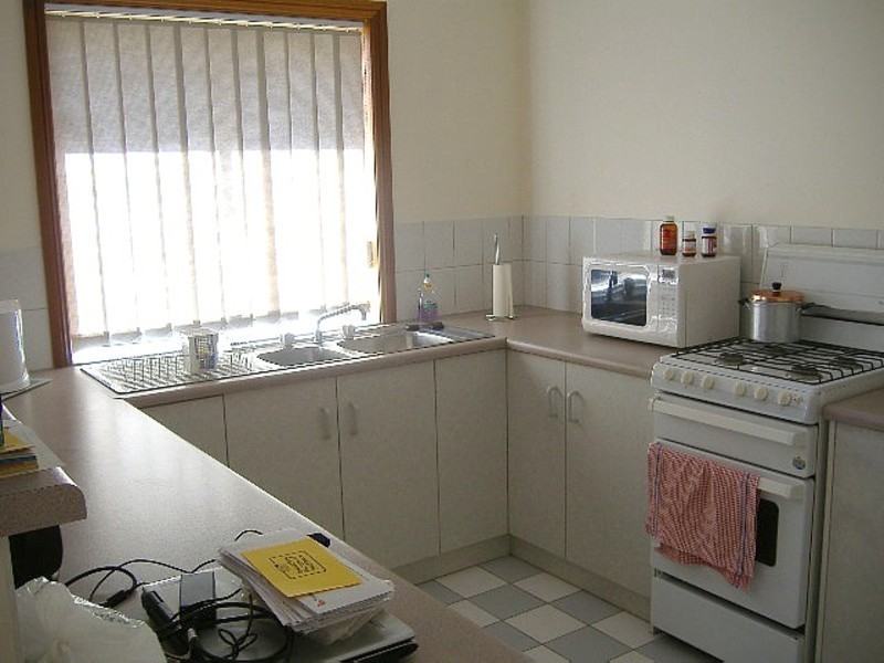 1/8 Swallow Crescent, Parafield Gardens SA 5107