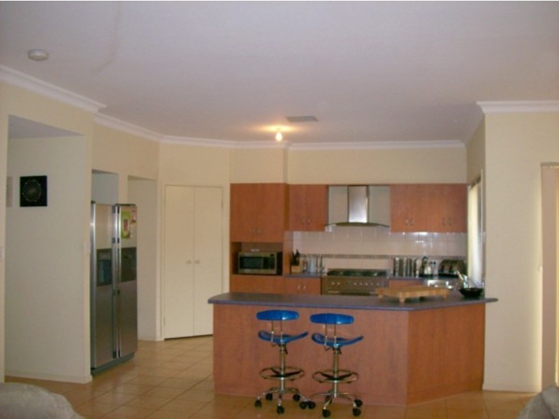 46 Lakefield Crescent, Mawson Lakes SA 5095