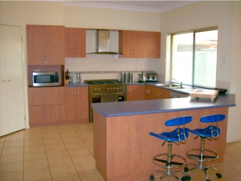 46 Lakefield Crescent, Mawson Lakes SA 5095