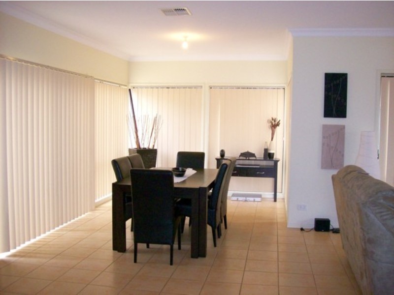 46 Lakefield Crescent, Mawson Lakes SA 5095
