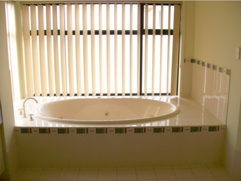 46 Lakefield Crescent, Mawson Lakes SA 5095