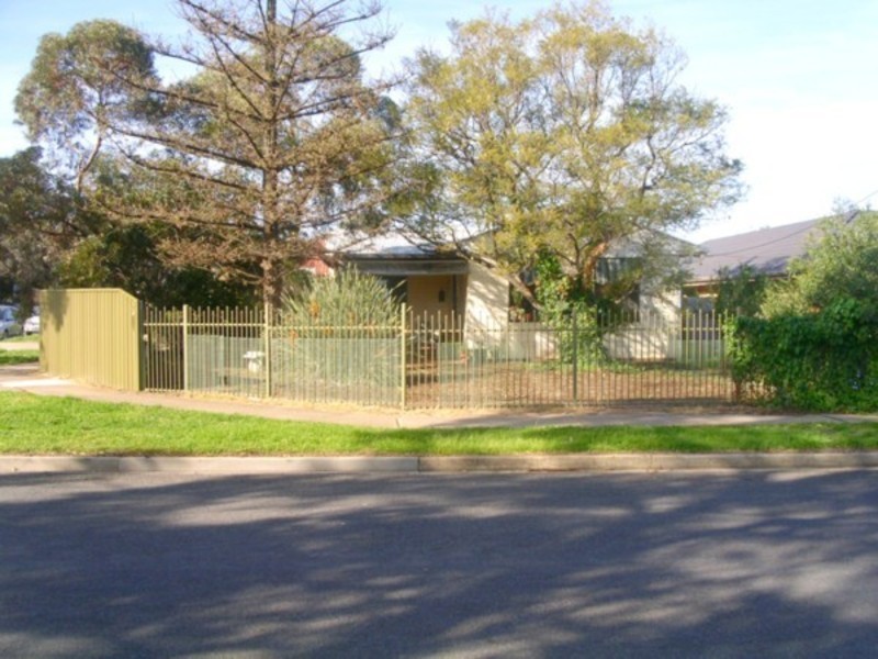 10 Somerset Avenue, Clearview SA 5085