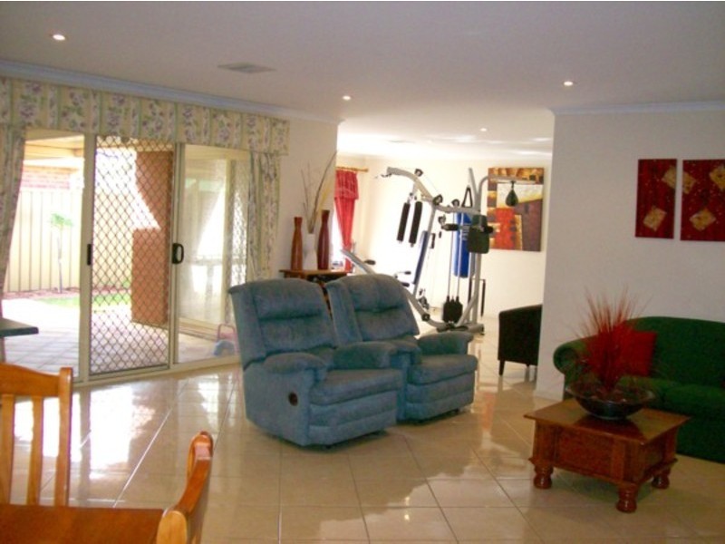 103 President Avenue, Andrews Farm SA 5114