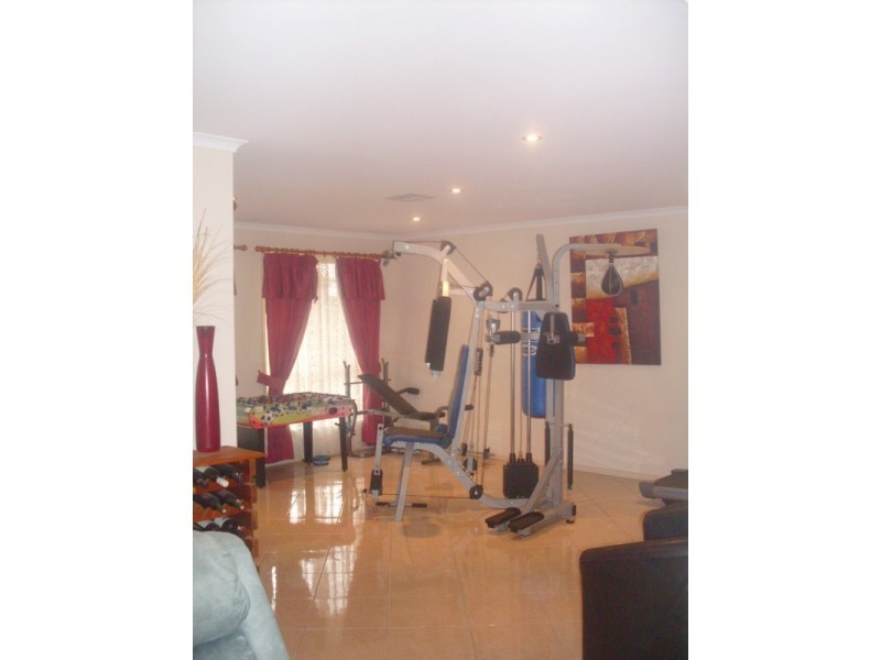 103 President Avenue, Andrews Farm SA 5114