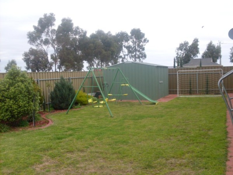 103 President Avenue, Andrews Farm SA 5114