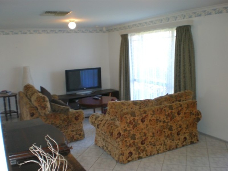 2 Riva Court, Paralowie SA 5108