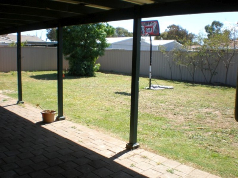 2 Riva Court, Paralowie SA 5108