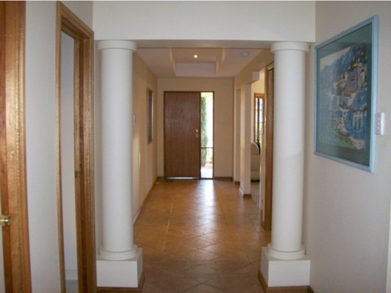 47 Lomond Circuit, Mawson Lakes SA 5095