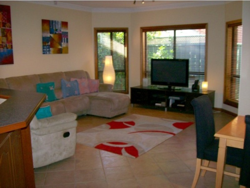 47 Lomond Circuit, Mawson Lakes SA 5095