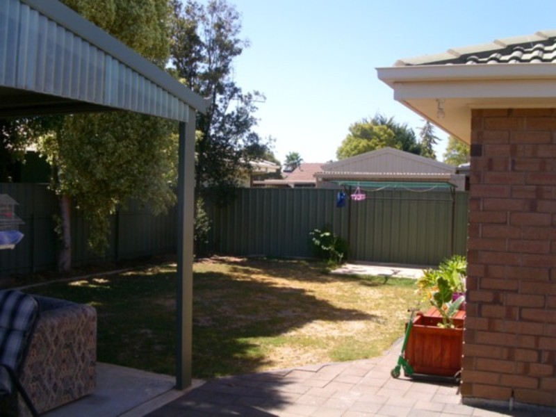 11 Hughes Street, Andrews Farm SA 5114