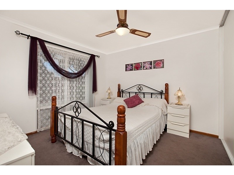 9 Woolaston Road, Salisbury Downs SA 5108