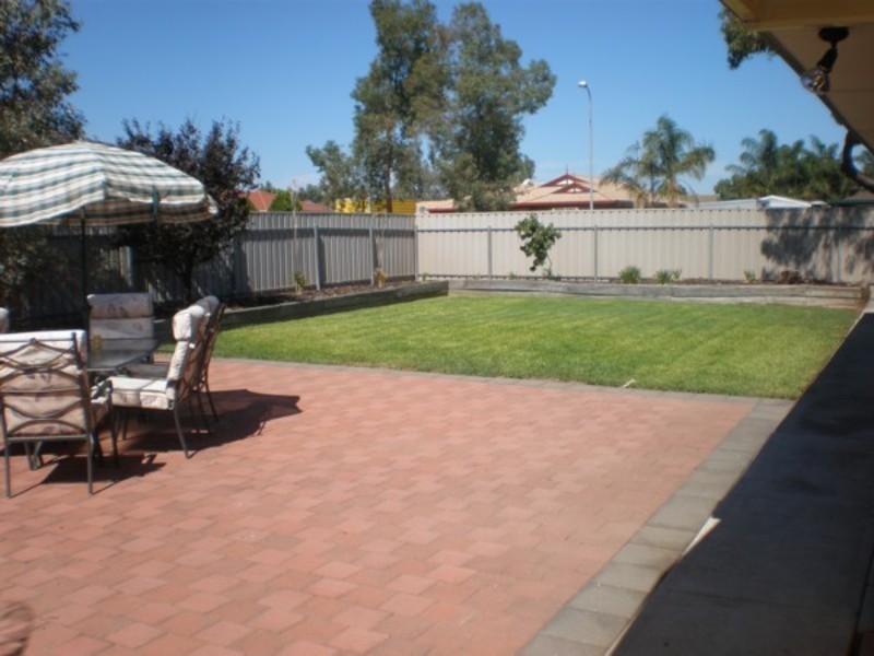 1 Riva Court, Paralowie SA 5108