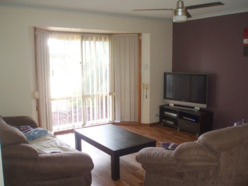 1/8 Swallow Crescent, Parafield Gardens SA 5107