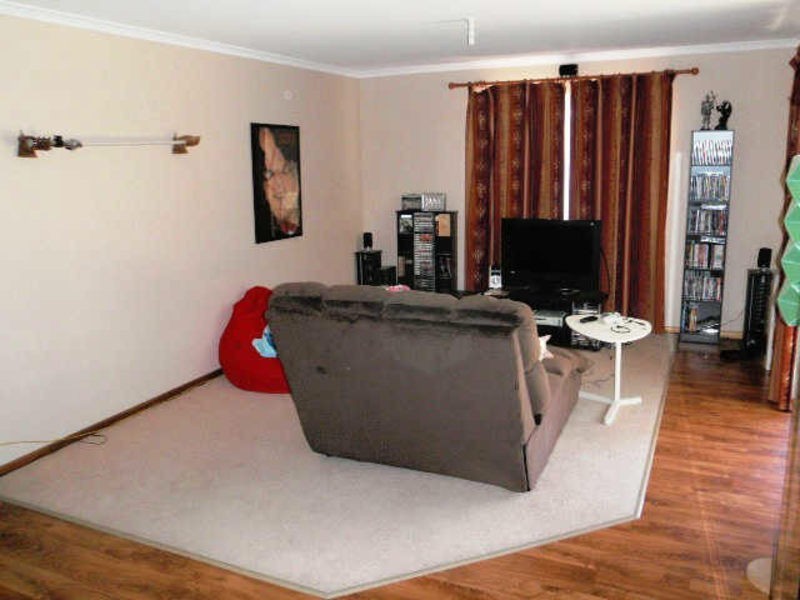 9 General Drive, Paralowie SA 5108