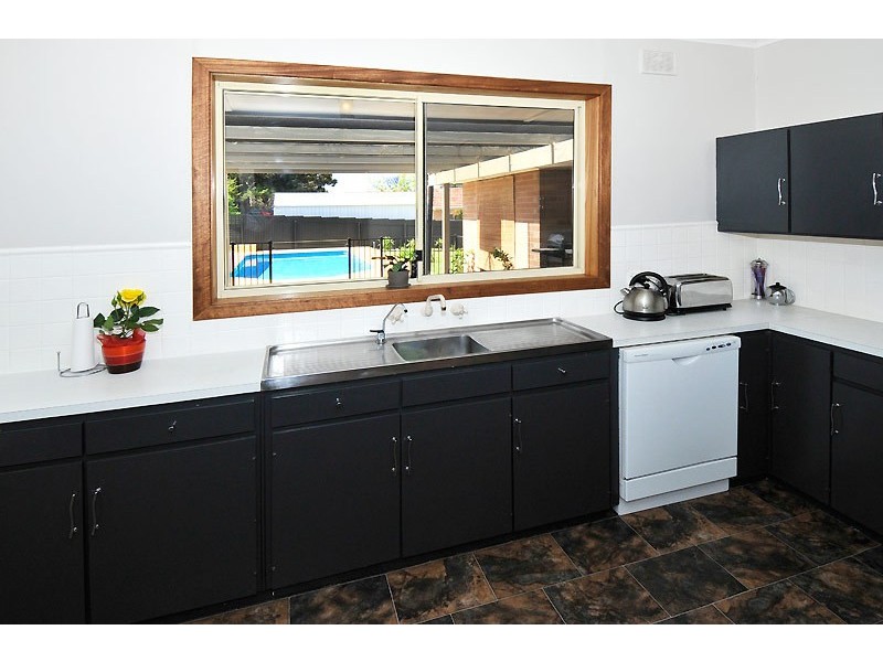 11 Rutherford Street, Valley View SA 5093