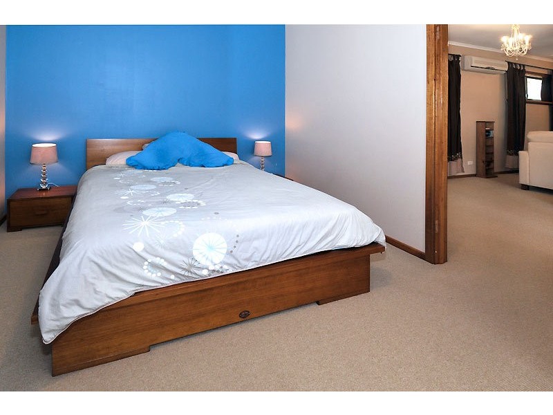 11 Rutherford Street, Valley View SA 5093