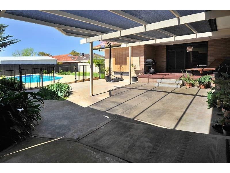 11 Rutherford Street, Valley View SA 5093