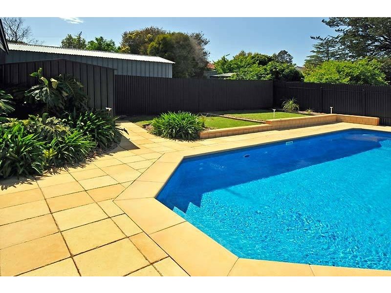 11 Rutherford Street, Valley View SA 5093