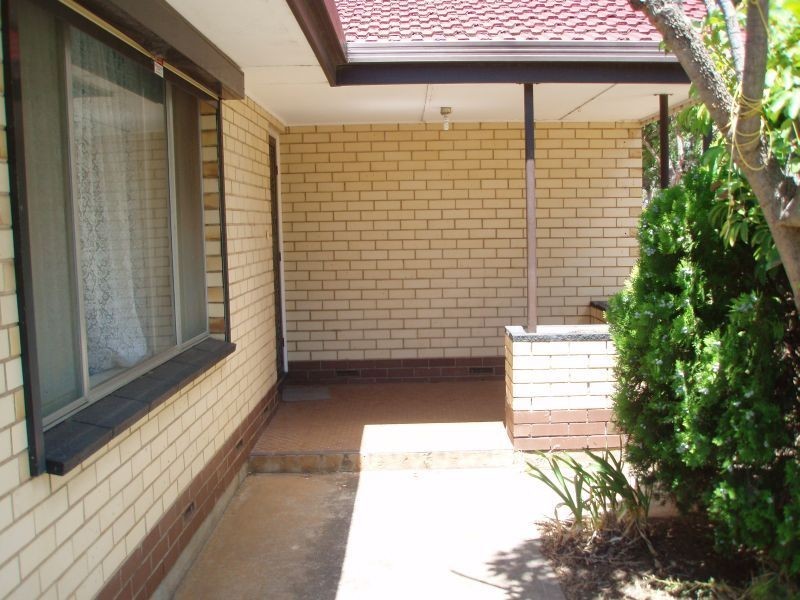 17 Middle Avenue, Paralowie SA 5108