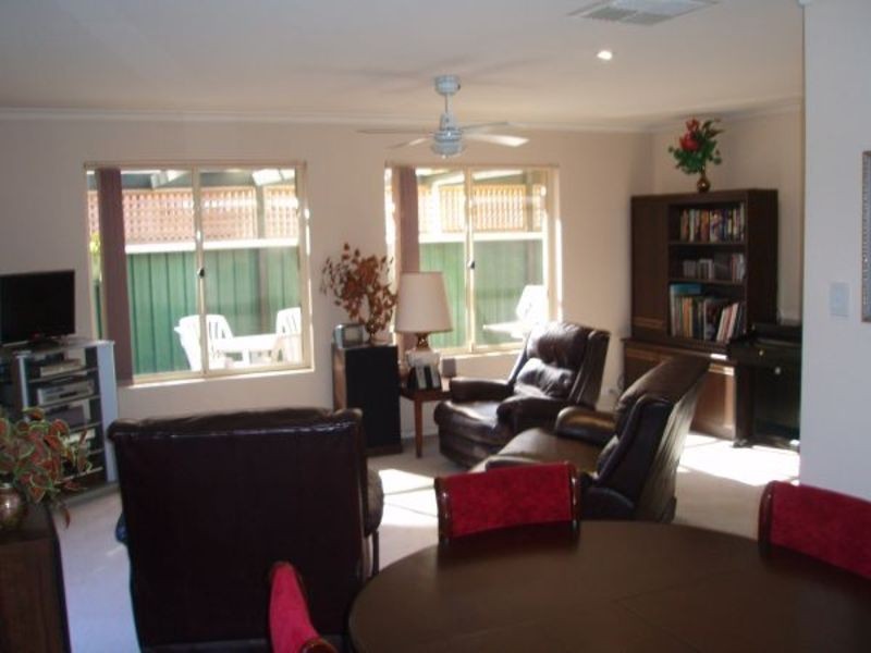 18 County Street, Hillcrest SA 5086