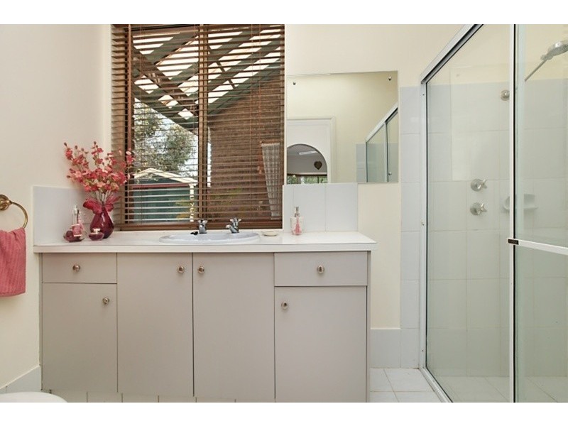 2 Parkview Avenue, Salisbury Downs SA 5108