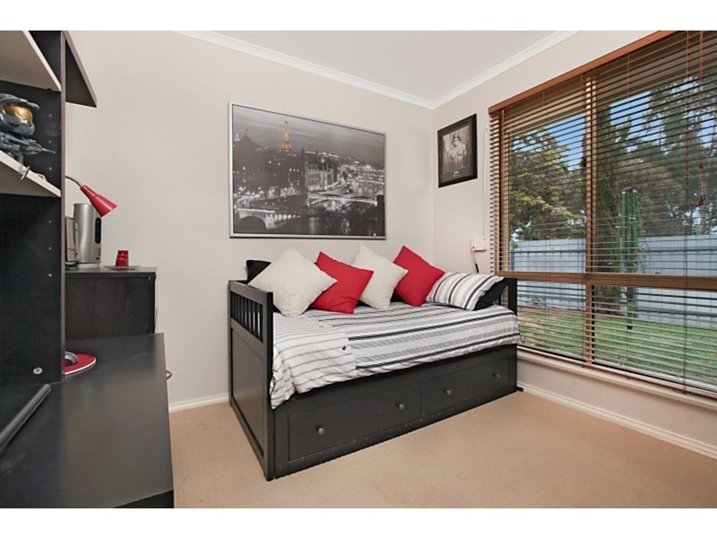 2 Parkview Avenue, Salisbury Downs SA 5108