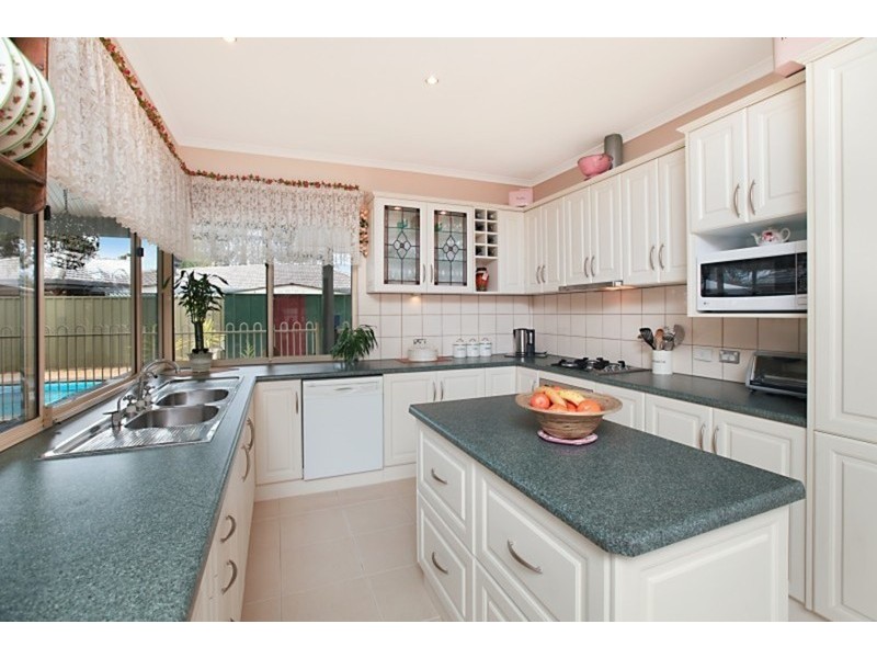 2 Parkview Avenue, Salisbury Downs SA 5108