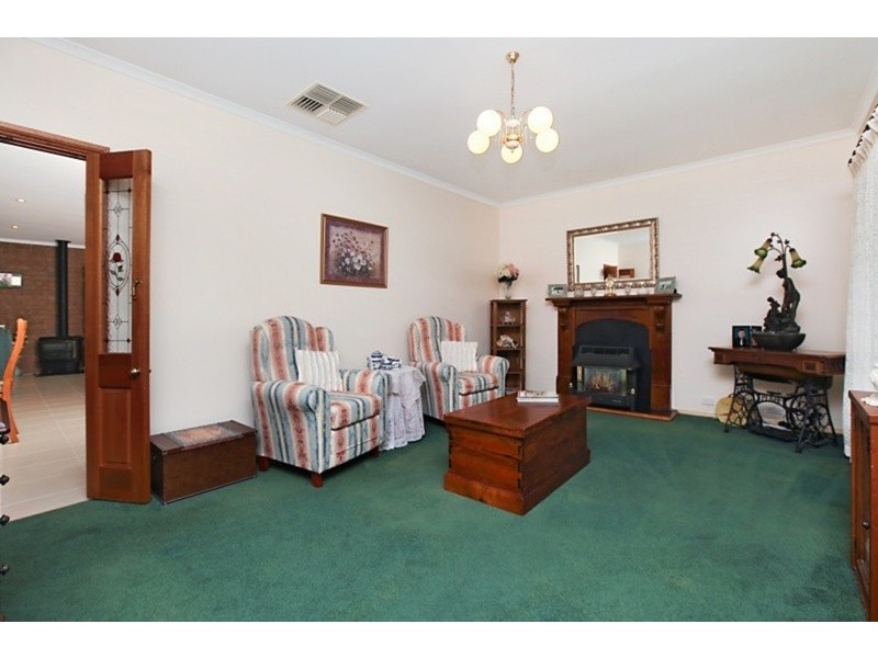 2 Parkview Avenue, Salisbury Downs SA 5108