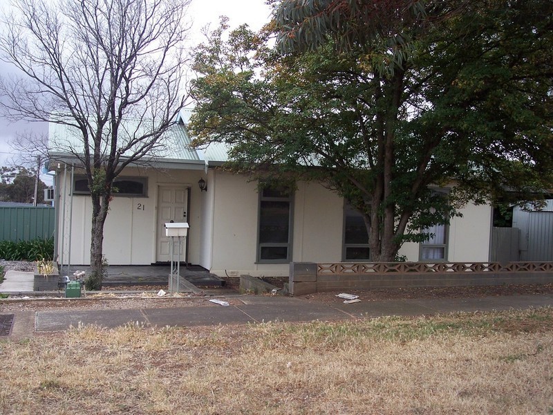 21 Amber Avenue, Clearview SA 5085