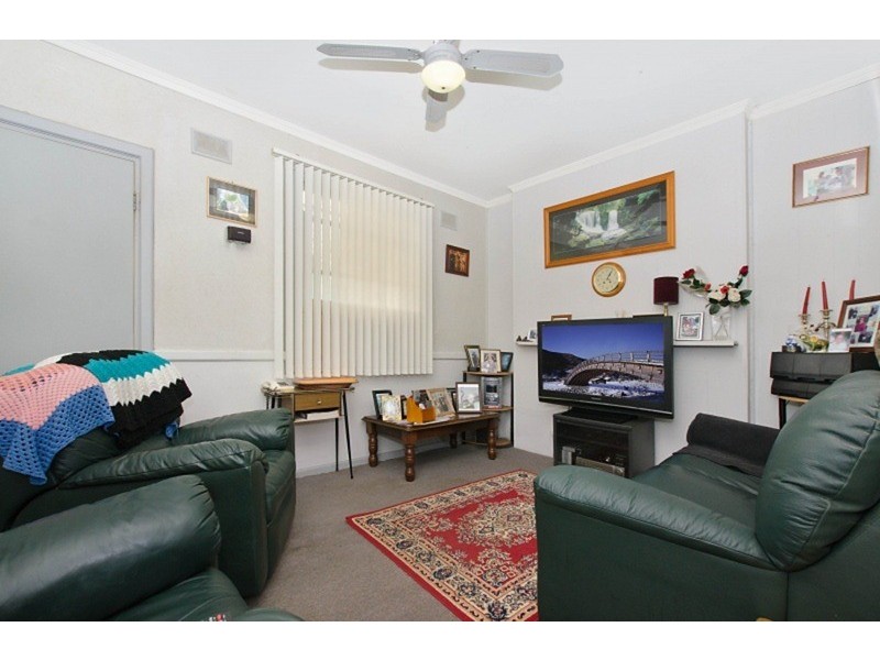 8 Bartlett Street, Elizabeth Downs SA 5113