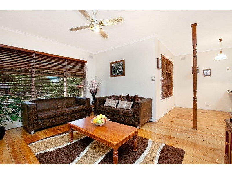 11 Carolan Crescent, Valley View SA 5093