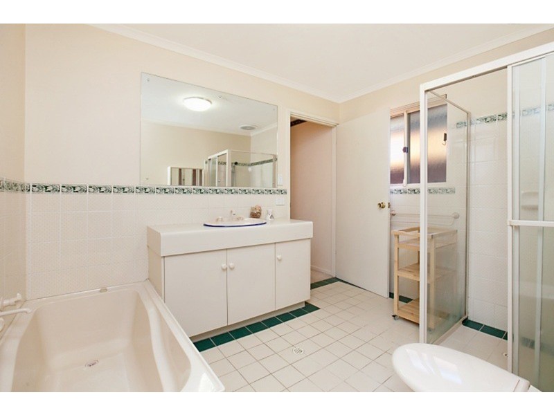 18 County Street, Hillcrest SA 5086