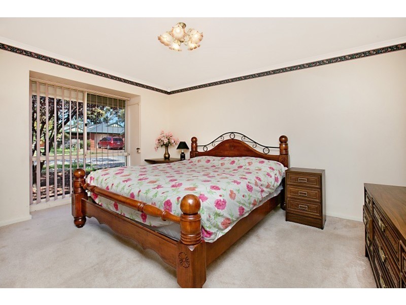18 County Street, Hillcrest SA 5086