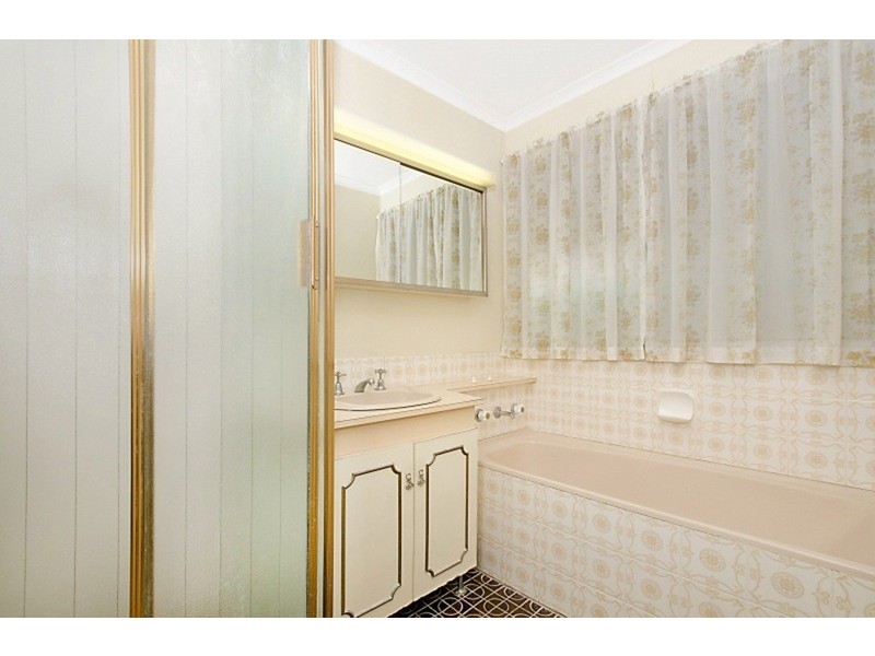 27 Haddington Street, Valley View SA 5093