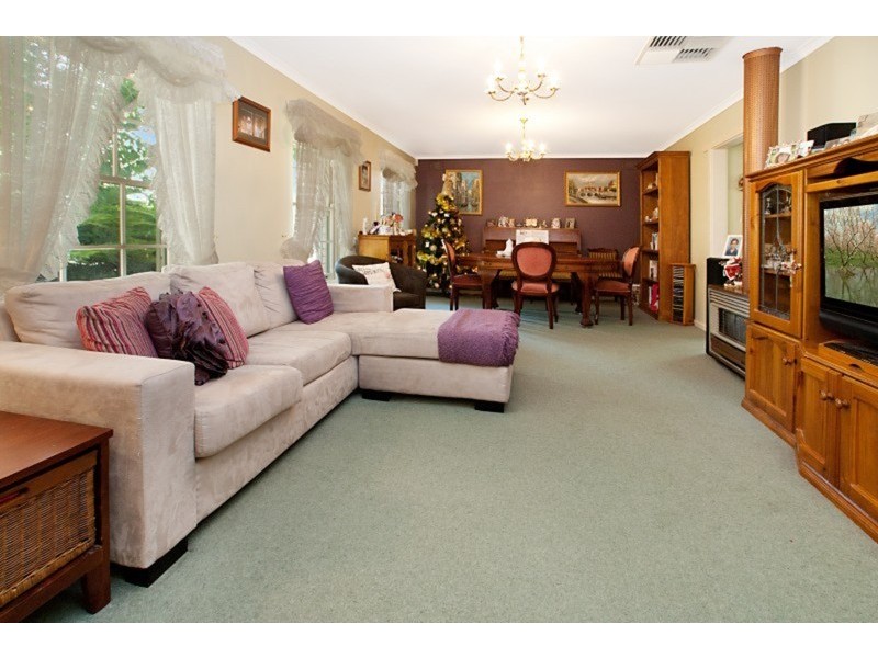 24 Boronia Drive, Hope Valley SA 5090