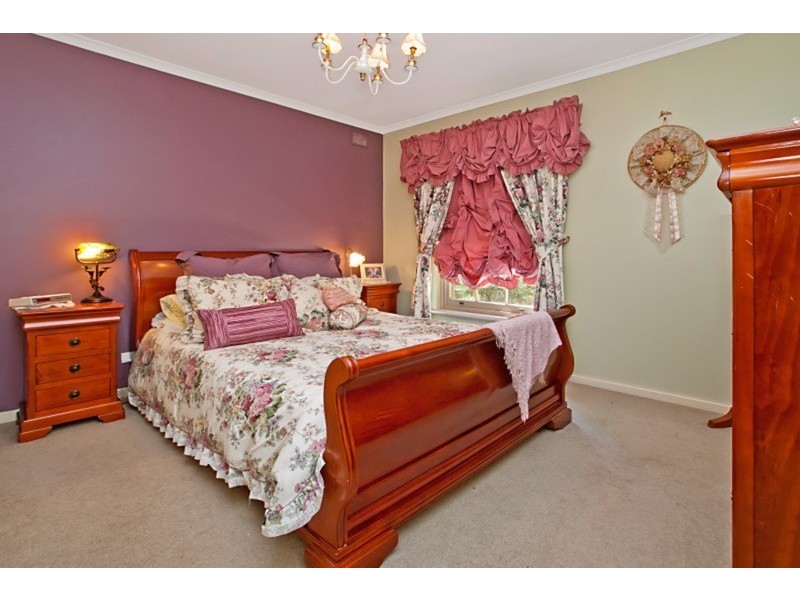 24 Boronia Drive, Hope Valley SA 5090