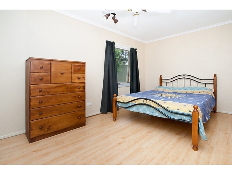 40 WOODCOCK Crescent, Para Hills West SA 5096