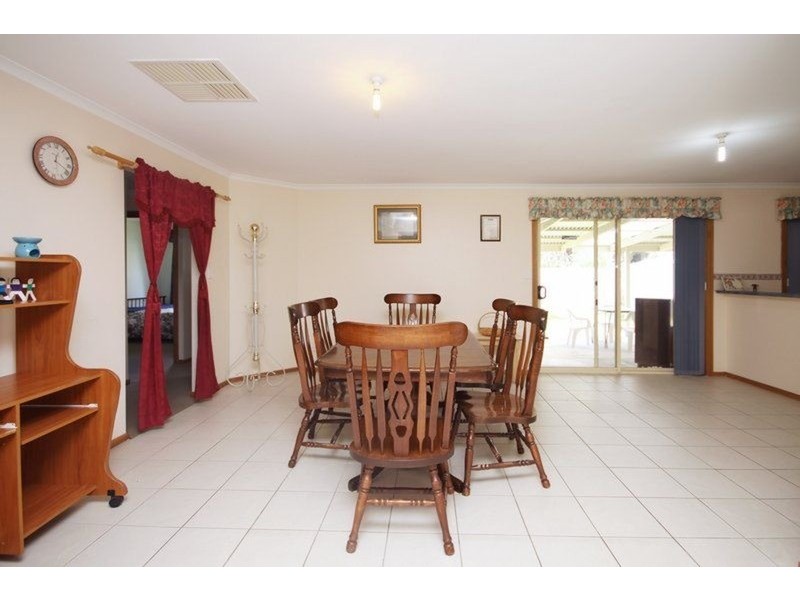 9 birdwood Road, Greenacres SA 5086