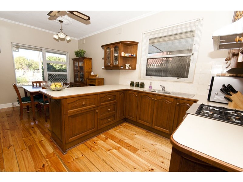 18 Windsor Avenue, Clearview SA 5085