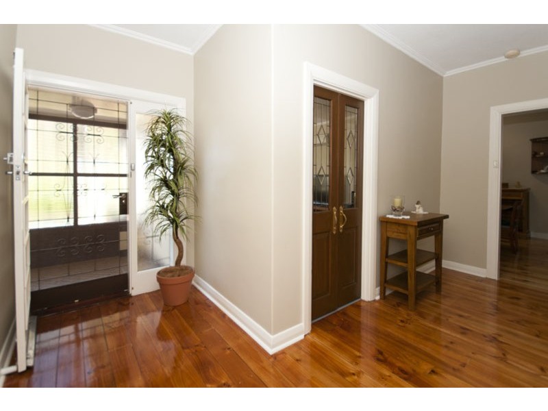 18 Windsor Avenue, Clearview SA 5085