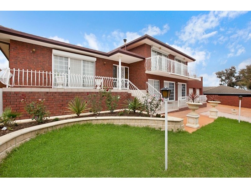15 Ystwyth Court, Para Hills SA 5096