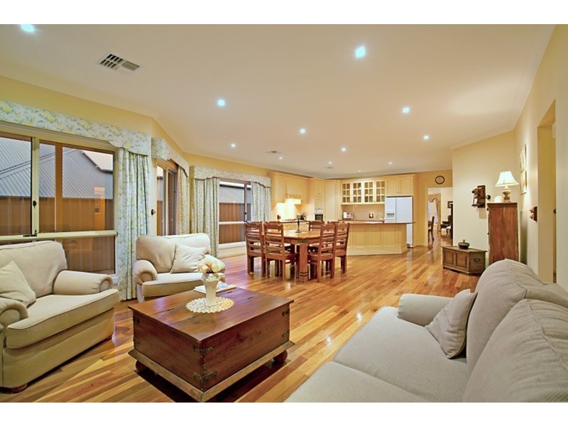 2 Silvereye Court, Tea Tree Gully SA 5091