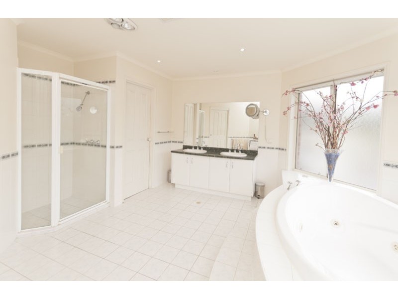 34 Benthall Avenue, Oakden SA 5086