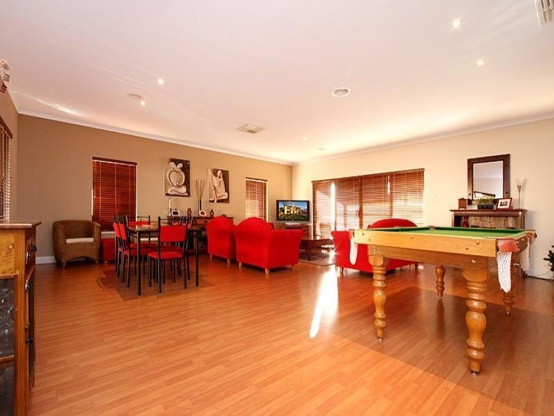 16 Cambridge Terrace, Hillbank SA 5112