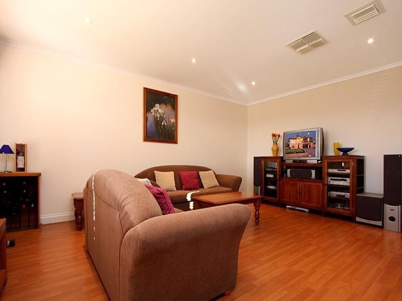 16 Cambridge Terrace, Hillbank SA 5112